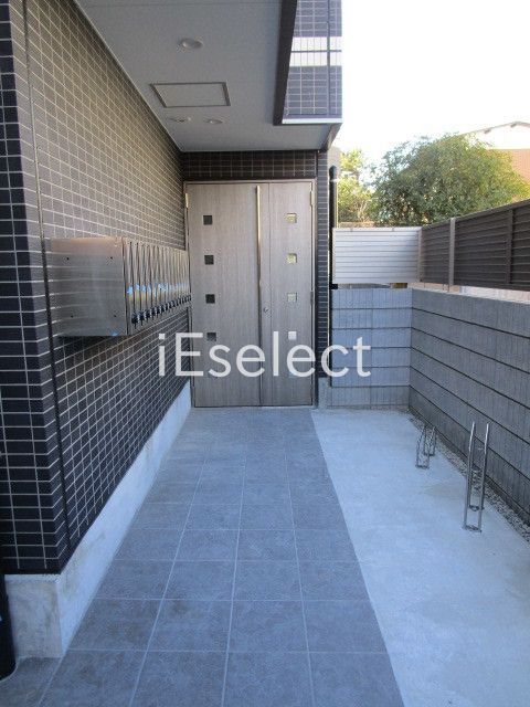 エントランス　こちらからお部屋へ向かいます。