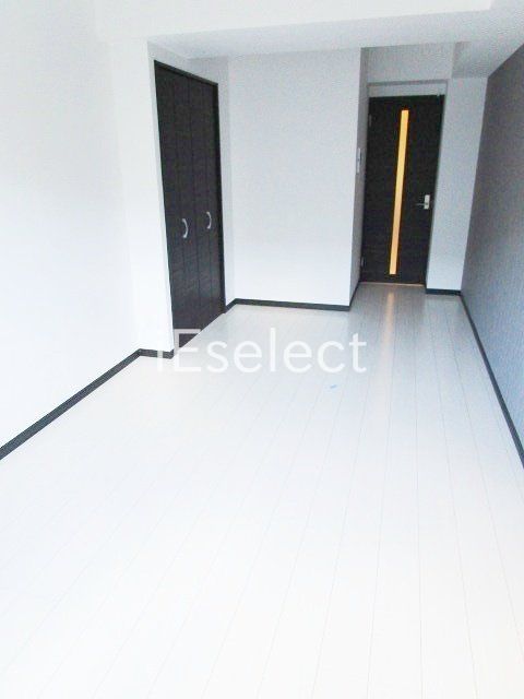 その他部屋・スペース　バルコニー側からのお部屋です。