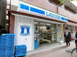 コンビニ　ローソン H新宿御苑北店（コンビニ）まで151m