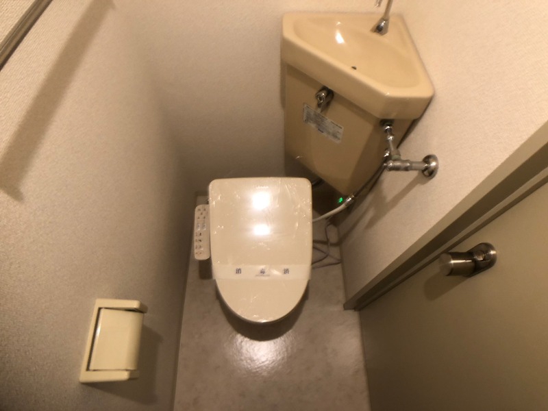 トイレ　シャワートイレになっているので快適です！