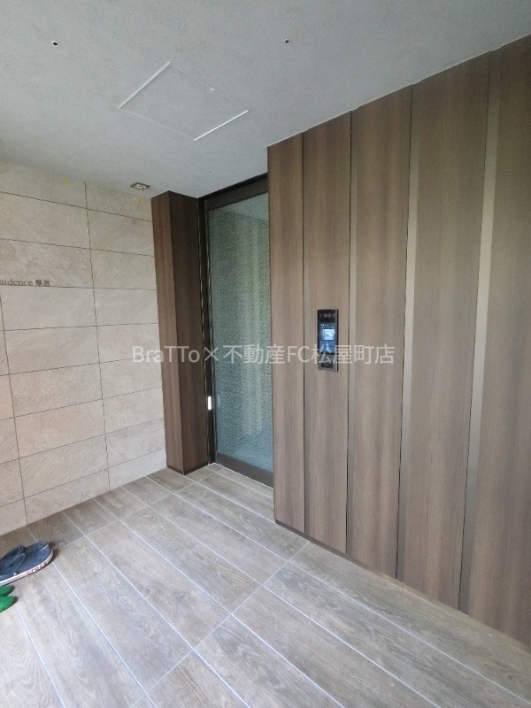 エントランス　マンション共用部分（オートロック付き）