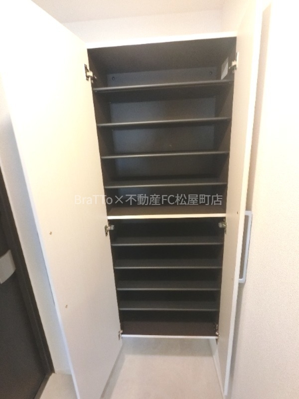 玄関　収納（シューズボックス）
