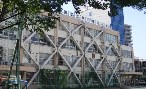 小学校　第三峡田小学校（小学校）まで365m
