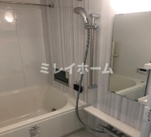 バス・シャワールーム　同建物内、別のお部屋の参考写真になります。