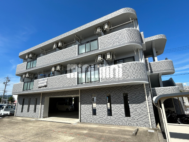 建物外観　しっかりとした造りのマンションです。日当たり良好です。
