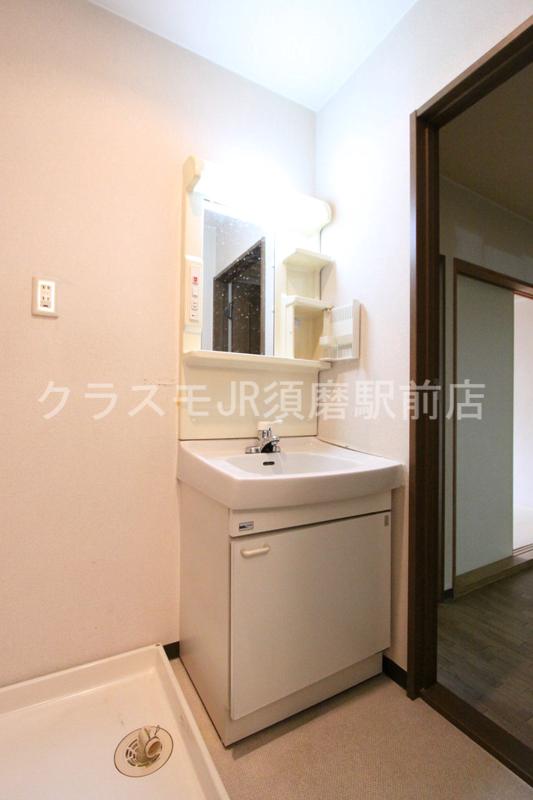 洗面設備　洗面台もキレイですね