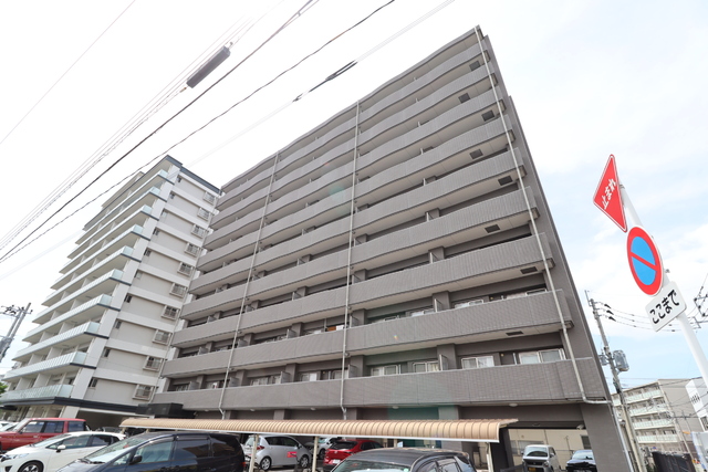 建物外観　ハウスメイトの管理物件♪ご入居後２４時間のコールセンターあり