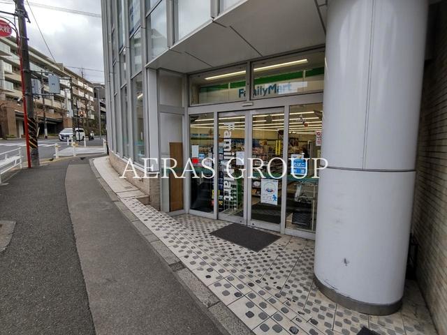 コンビニ　ファミリーマート藤が丘駅南口店（コンビニ）まで395m