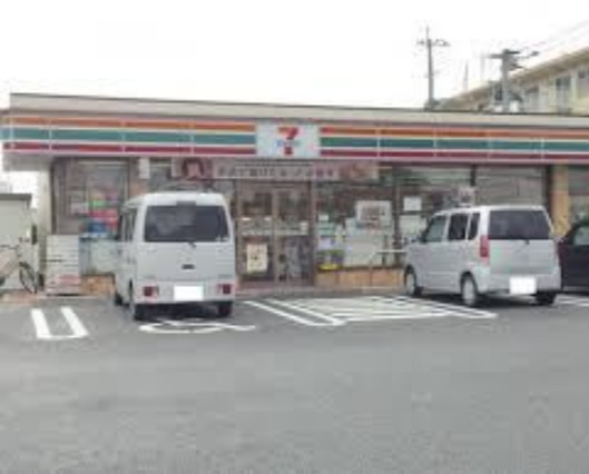 コンビニ　セブンイレブン博多那珂6丁目店（コンビニ）まで305m