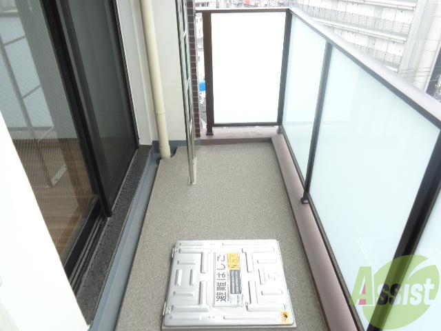 バルコニー　バルコニーも広いですね。
