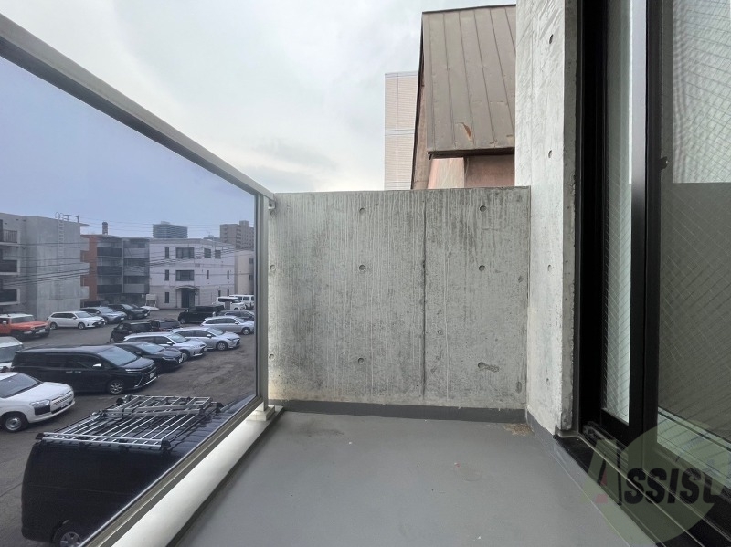 バルコニー　バルコニーです。洗濯物を干したり一息ついたりできますね！