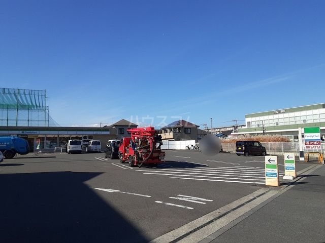 コンビニ　ファミリーマート 茅ヶ崎円蔵1丁目店（コンビニ）まで602m