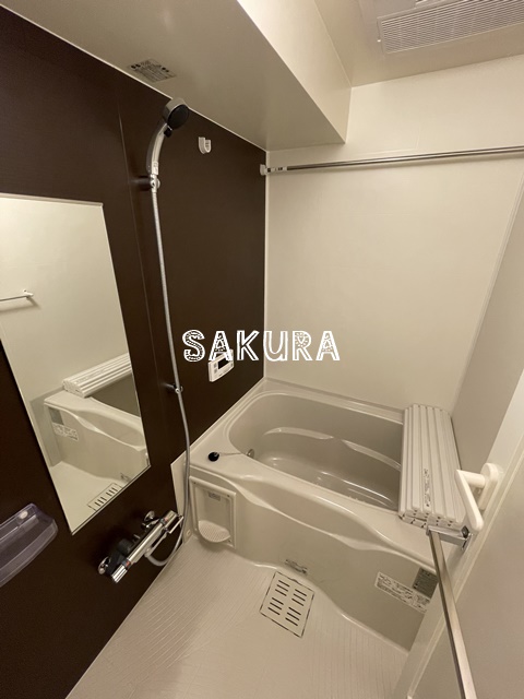 バス・シャワールーム　浴室乾燥機付き♪