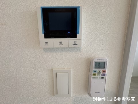 セキュリティ　女性の方でも安心のモニター付きインターホン♪