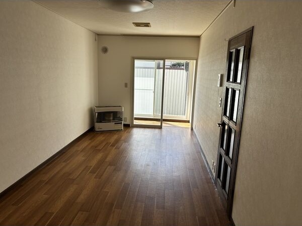 伏古5条5丁目1棟5戸建の居間写真