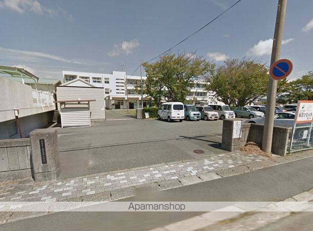 小学校　磐田市立磐田南小学校（小学校）まで746m