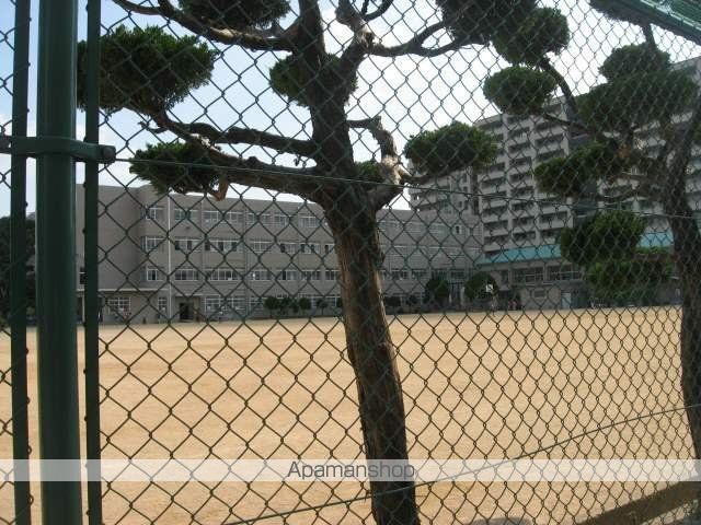 小学校　高槻市立松原小学校（小学校）まで430m