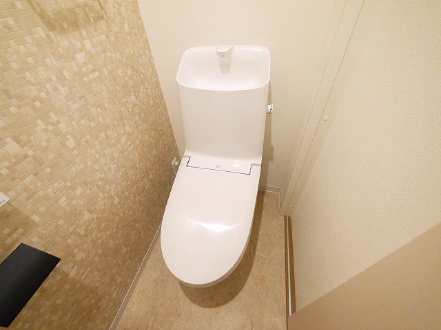 ＪＲ関西本線 郡山駅 徒歩7分 3階建 築1年のトイレ写真