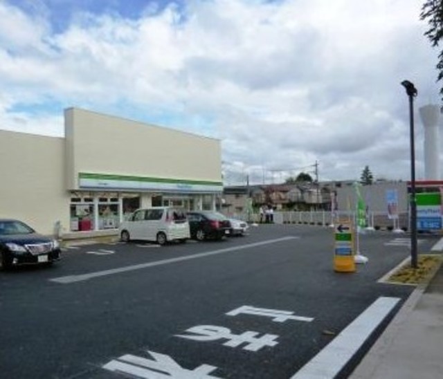 コンビニ　ファミリーマート環八八幡山店（コンビニ）まで754m