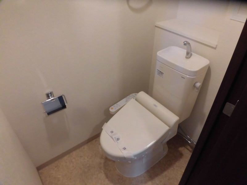 地下鉄烏丸線 四条駅 徒歩4分 10階建 築12年のトイレ写真