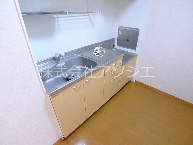 キッチン　キッチンはガスコンロ設置可