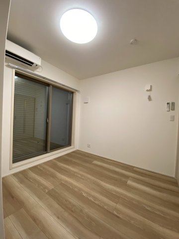 その他部屋・スペース　広くて明るい寝室
