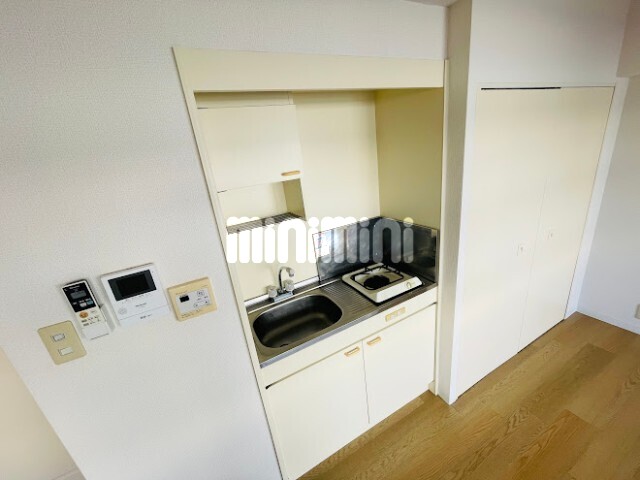 キッチン　※写真は別号室