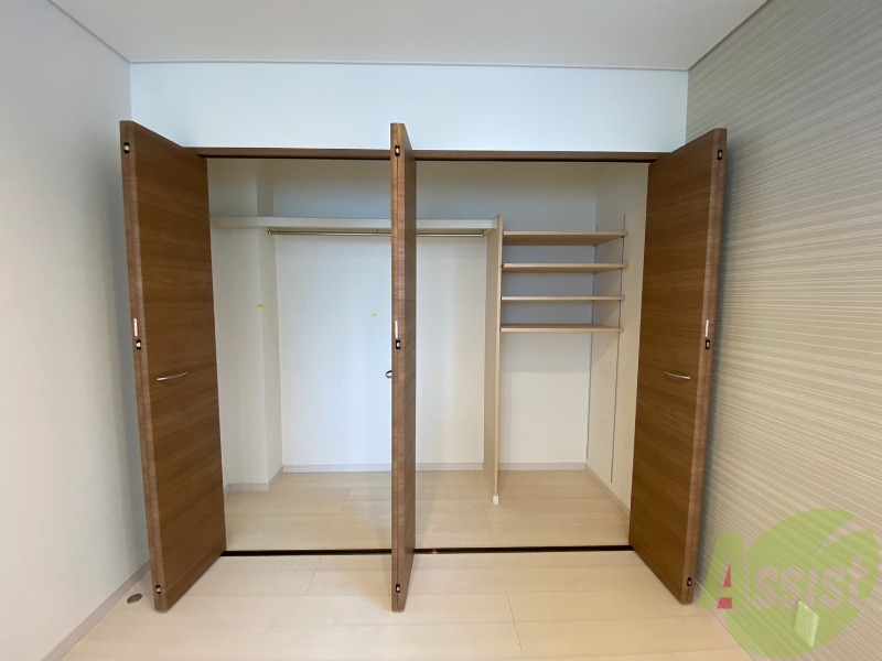 収納　寝室の収納です。部屋がすっきり片付きます。