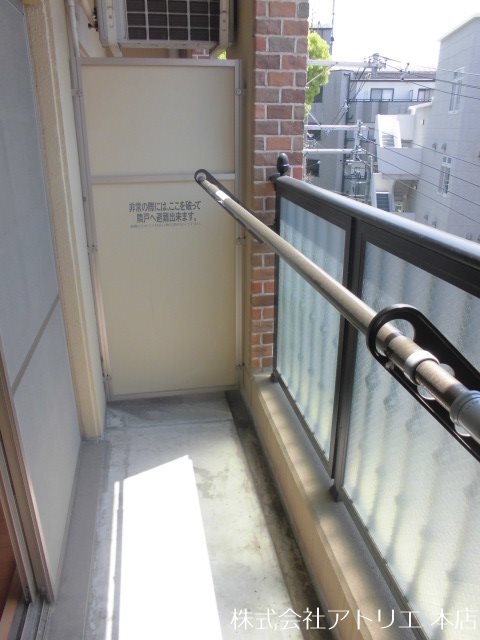 バルコニー　トイレ