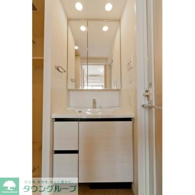 洗面設備　※写真は同タイプ住戸です。