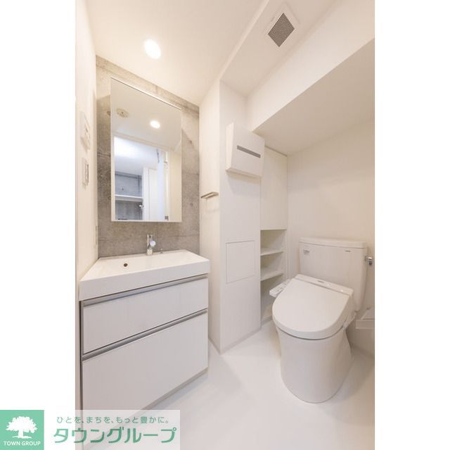 洗面設備　※同タイプ　203号室の写真となります