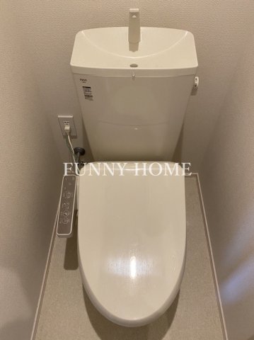 トイレ　嬉しいウォシュレット付き♪