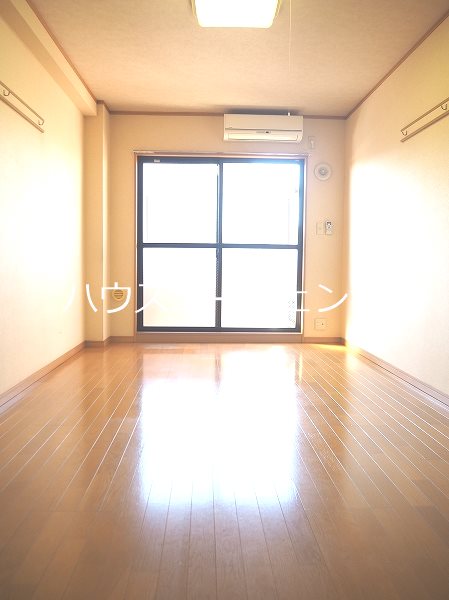 居室・リビング　居室です※参考画像