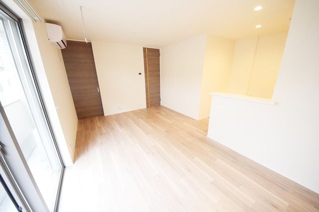 居室・リビング　★広々としたお部屋★