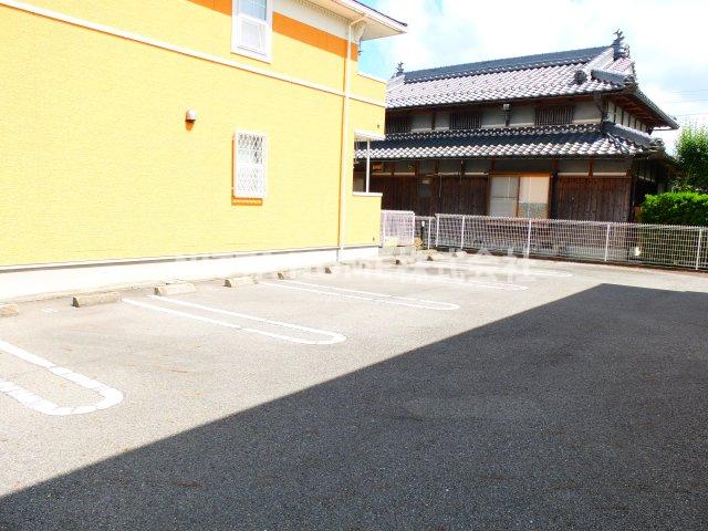 駐車場　敷地内の駐車場スペースです☆