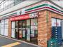 コンビニ　セブンイレブン新宿職安通り店（コンビニ）まで70m