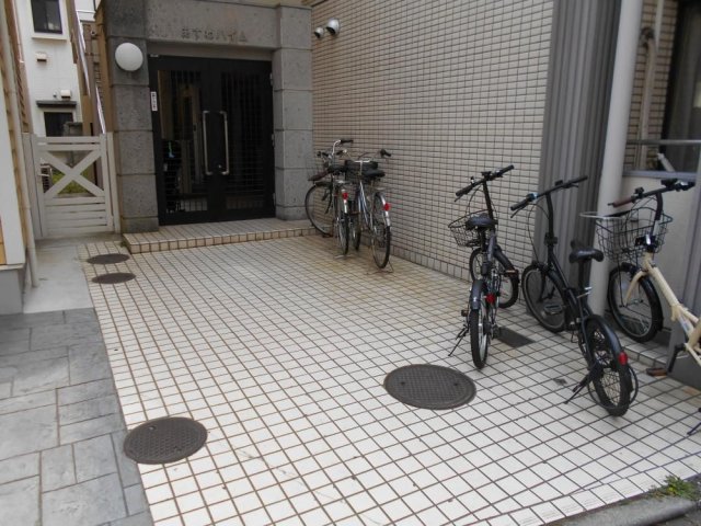 西武池袋線 椎名町駅 徒歩1分 3階建 築40年の外観写真