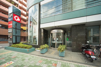 銀行　千葉銀行柏支店（銀行）まで225m