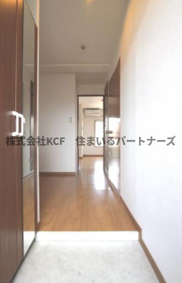 玄関　収納もある玄関です