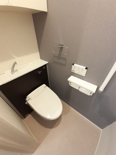 北総線 新柴又駅 徒歩9分 3階建 築4年のトイレ写真