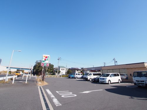 コンビニ　セブンイレブン湾岸浦安インター店（コンビニ）まで860m