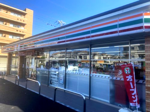 コンビニ　セブンイレブン浦安富士見5丁目店（コンビニ）まで554m
