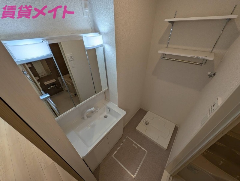 洗面設備　同型参考写真