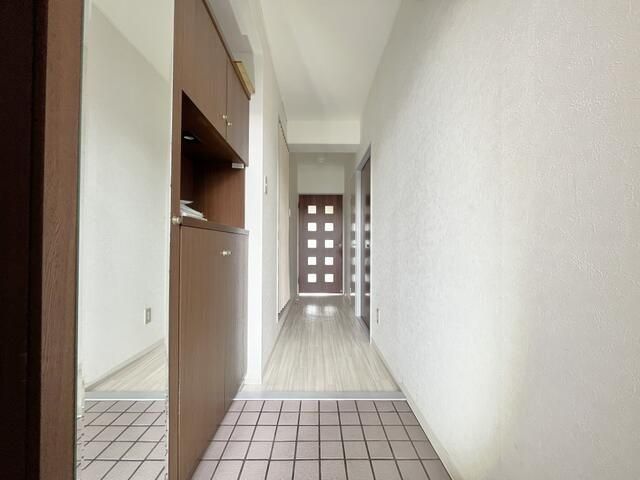 ルミール篠田の玄関写真