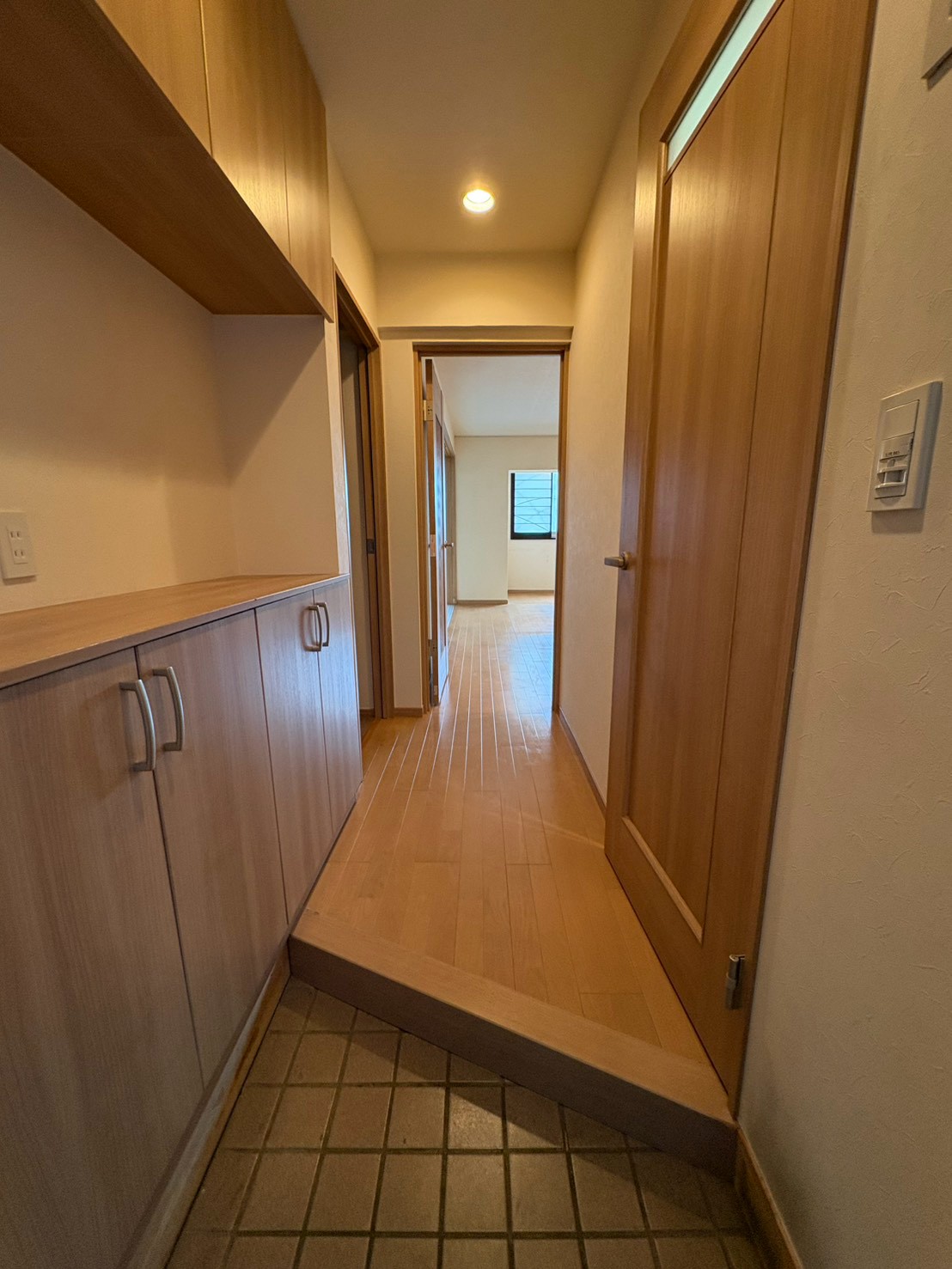 調布住宅の玄関写真