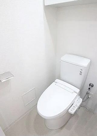 東京メトロ日比谷線 北千住駅 徒歩8分 14階建 築11年のトイレ写真