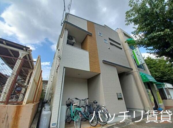 ディアコート鶴里の外観写真