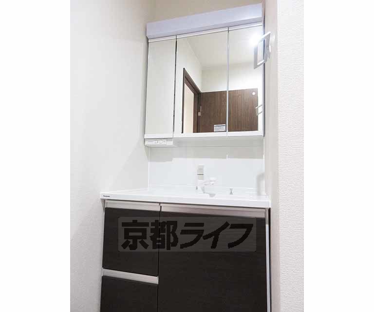 洗面設備　広々としたリビングです