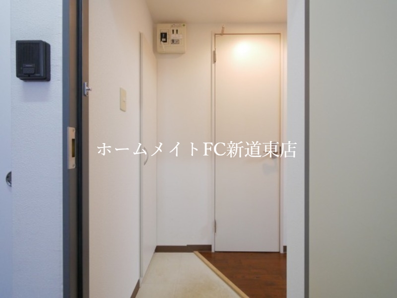 地下鉄東豊線 北１３条東駅 徒歩8分 4階建 築17年の玄関写真