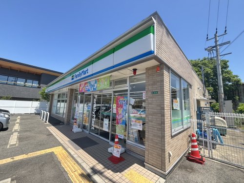 コンビニ　ファミリーマート 岸和田畑町店（コンビニ）まで880m